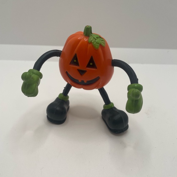 VINTAGE FUN WORLD HALLOWEEN PUMPKIN FIGURE BENDABLE ARMS LEGS 4" TALL Toy. - Picture 1 of 8
